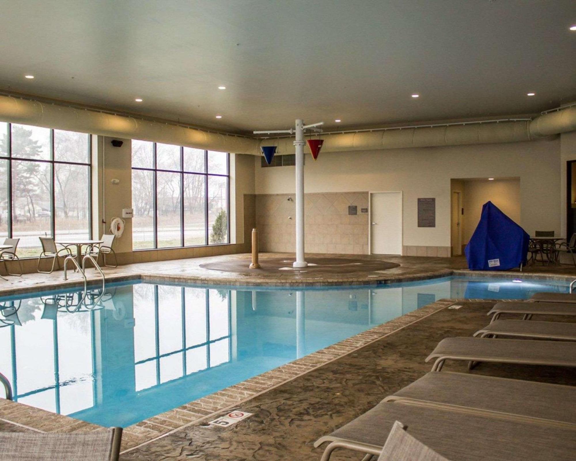 Comfort Inn & Suites Wadsworth Kültér fotó