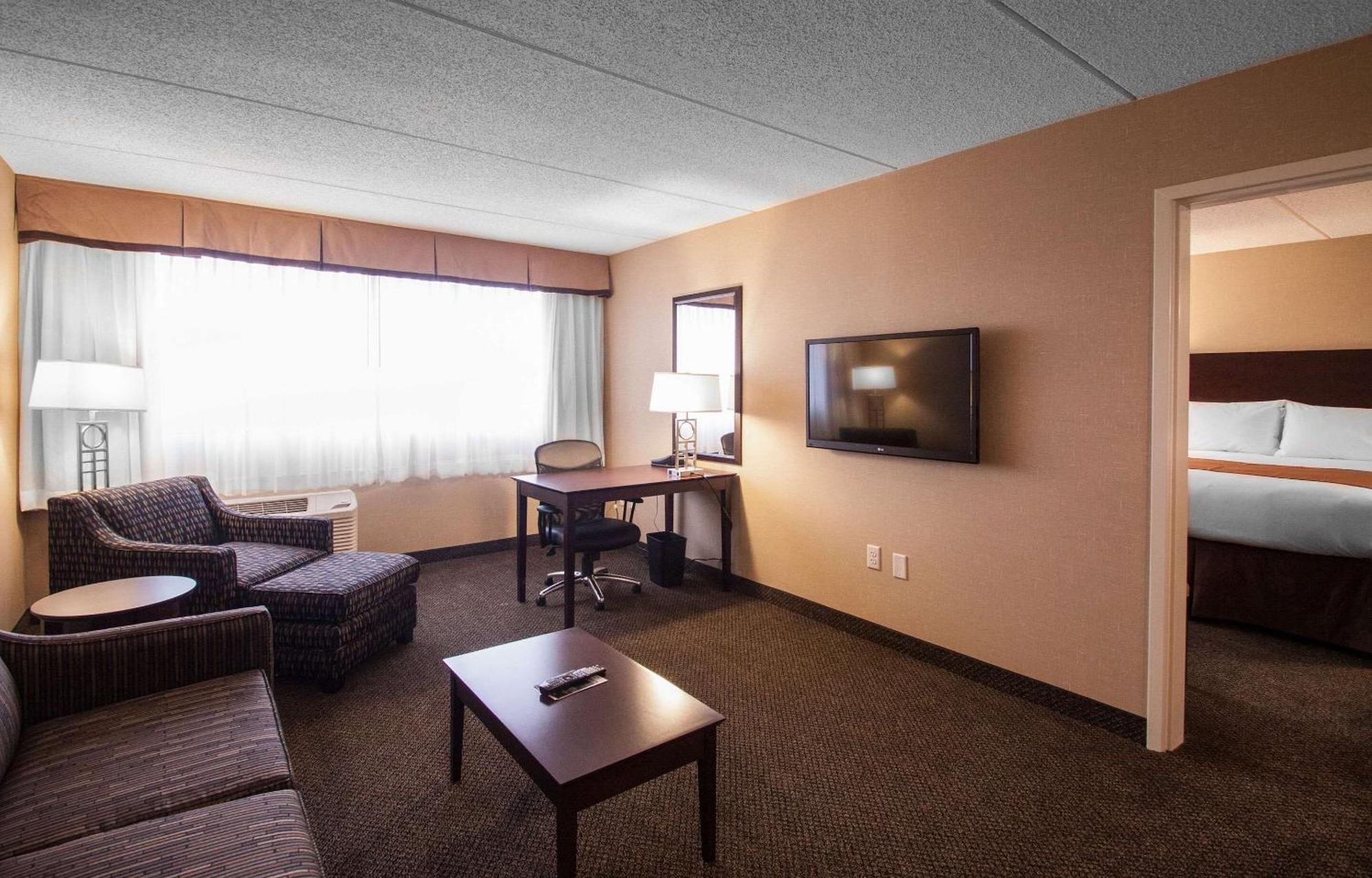 Comfort Inn & Suites Wadsworth Kültér fotó