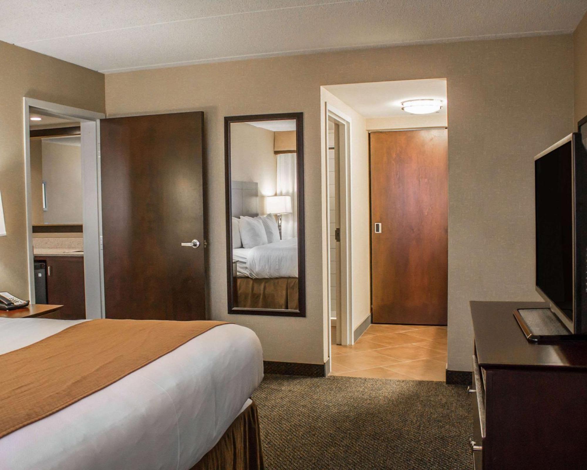 Comfort Inn & Suites Wadsworth Kültér fotó