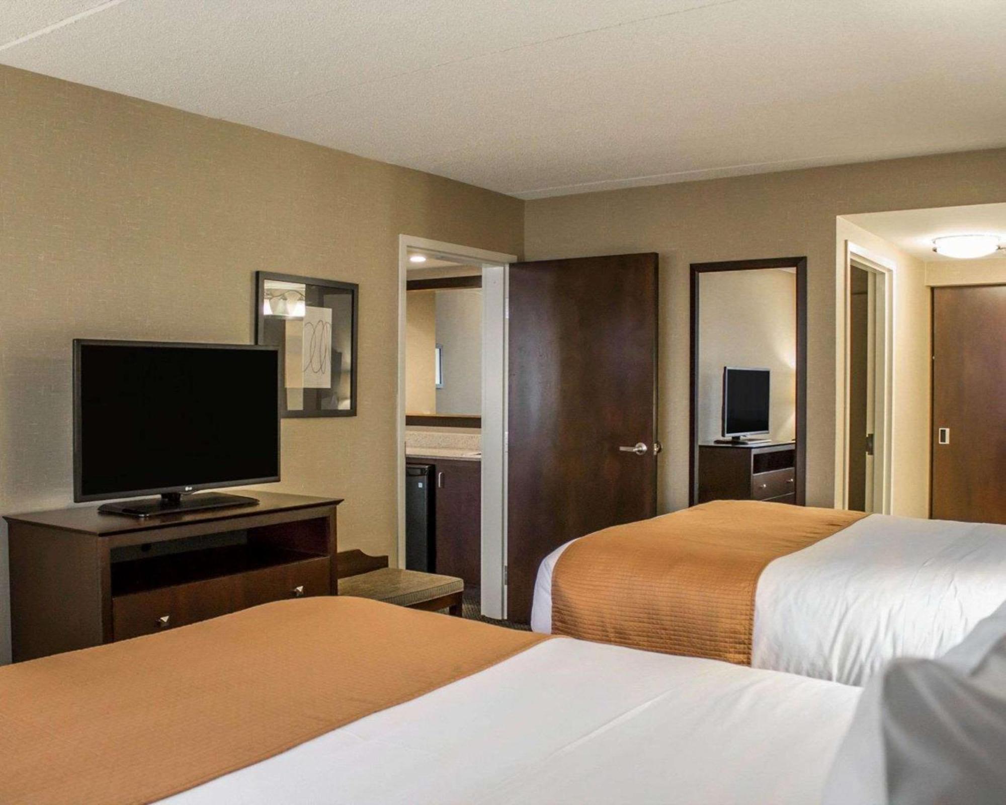 Comfort Inn & Suites Wadsworth Kültér fotó