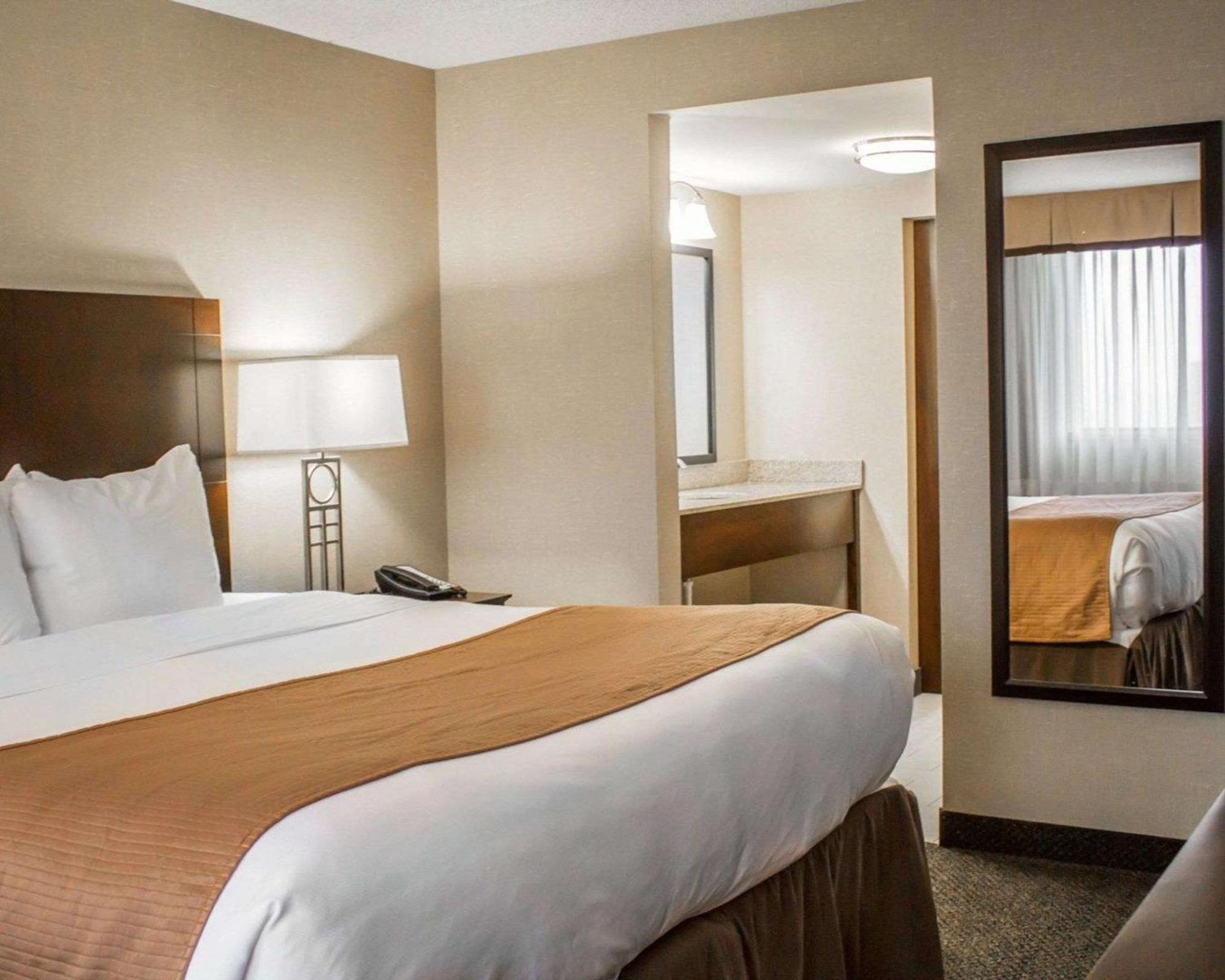 Comfort Inn & Suites Wadsworth Kültér fotó