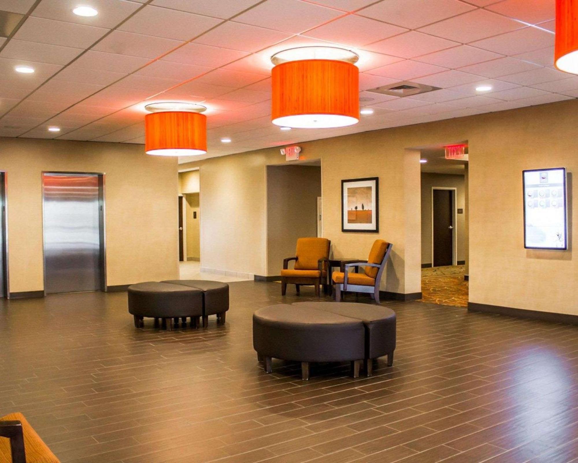 Comfort Inn & Suites Wadsworth Kültér fotó