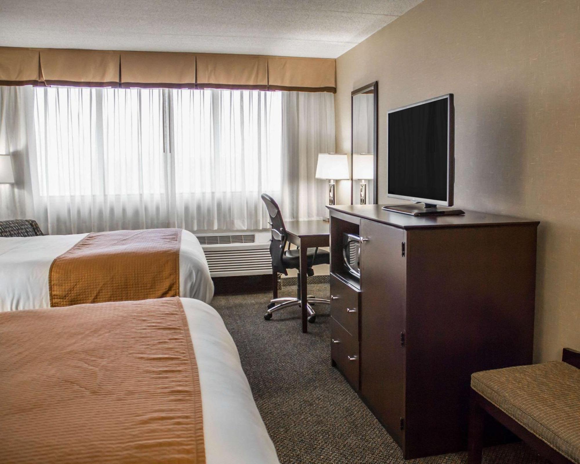 Comfort Inn & Suites Wadsworth Kültér fotó