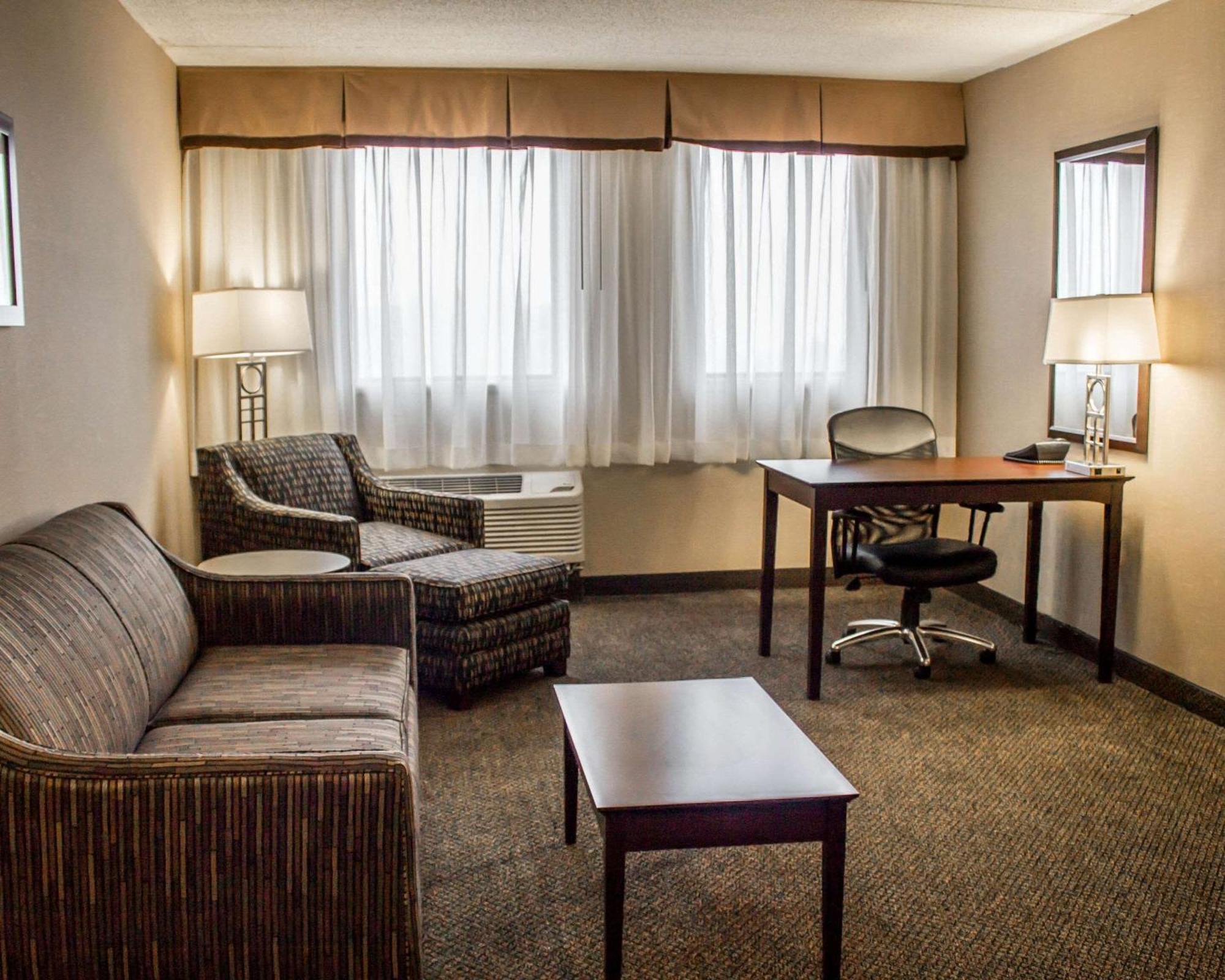 Comfort Inn & Suites Wadsworth Kültér fotó