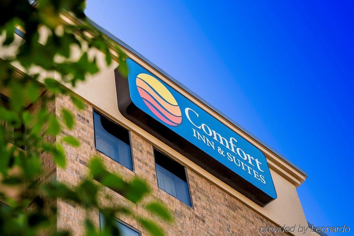 Comfort Inn & Suites Wadsworth Kültér fotó