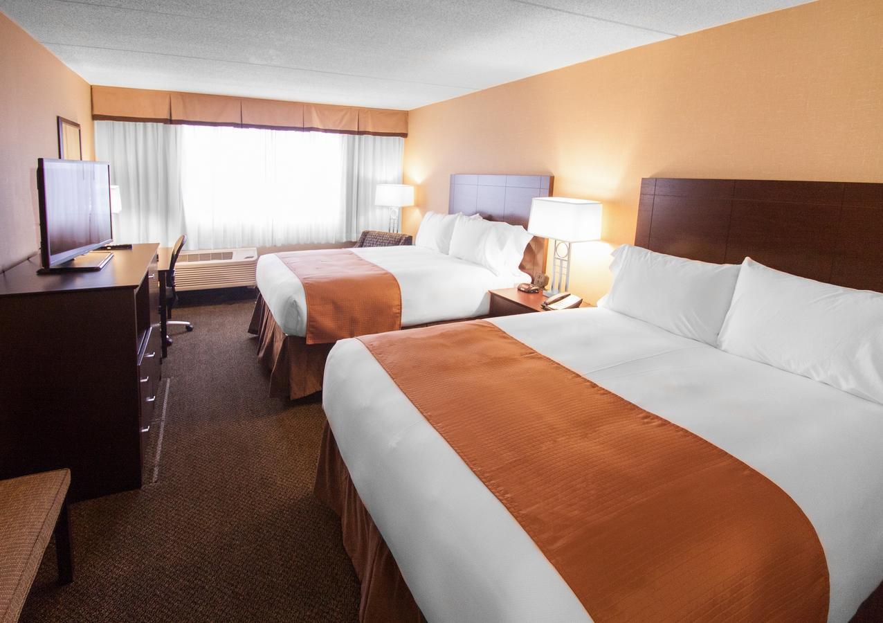 Comfort Inn & Suites Wadsworth Kültér fotó